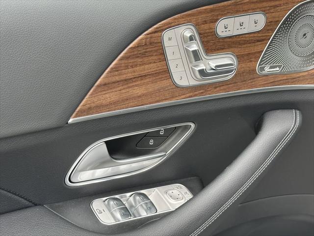 new 2025 Mercedes-Benz GLS 450 car, priced at $102,945