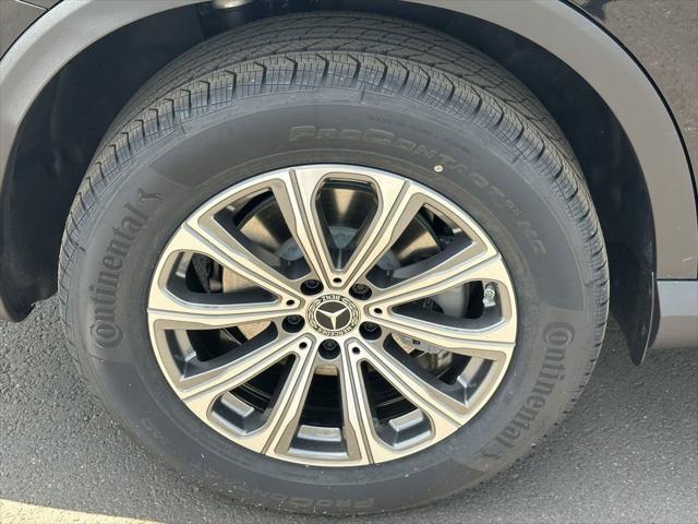 new 2025 Mercedes-Benz GLC 300 car, priced at $56,015