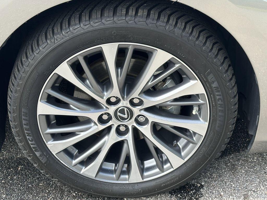used 2020 Lexus ES 300h car, priced at $32,999