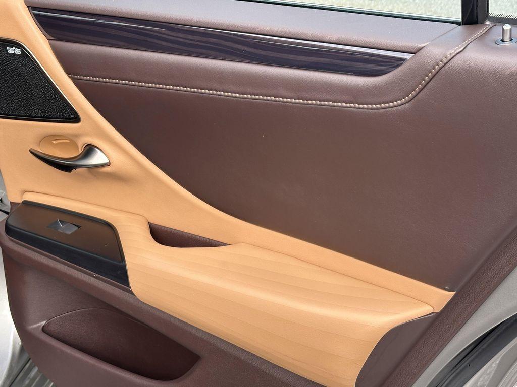 used 2020 Lexus ES 300h car, priced at $32,999