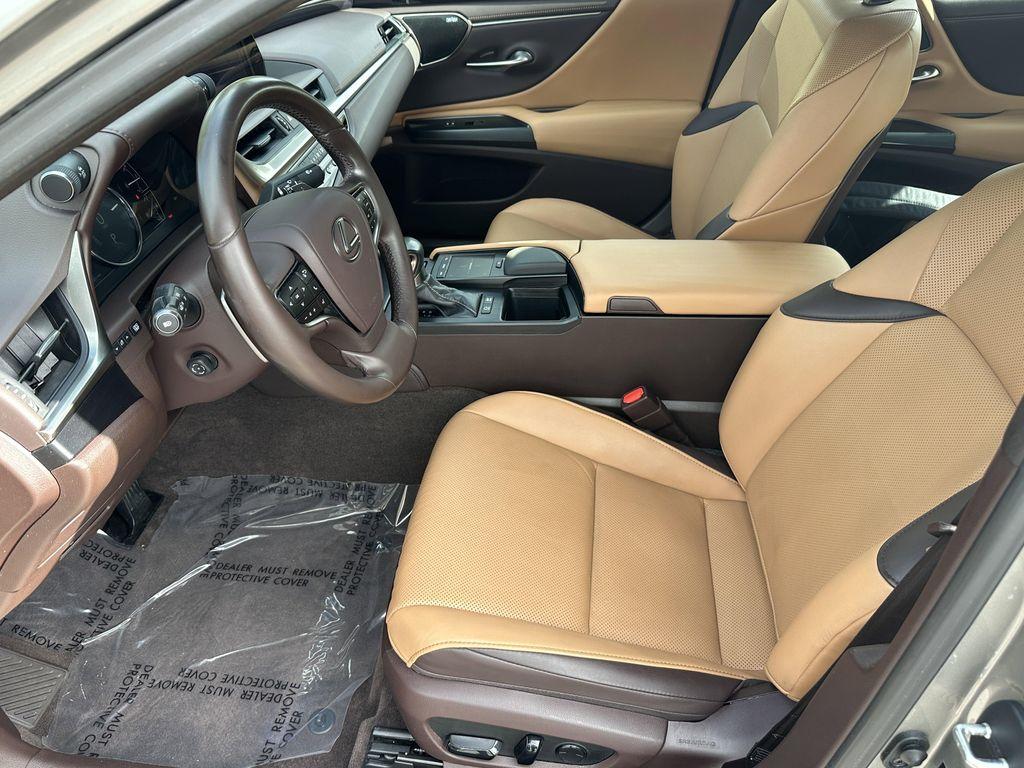 used 2020 Lexus ES 300h car, priced at $32,999