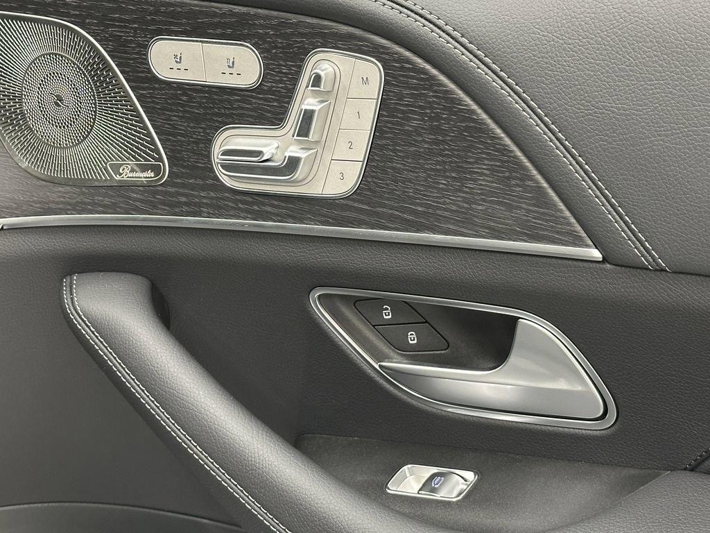 new 2026 Mercedes-Benz GLS 580 car, priced at $125,625