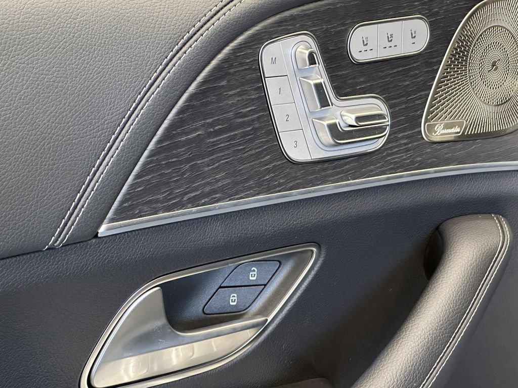 new 2026 Mercedes-Benz GLS 580 car, priced at $125,625