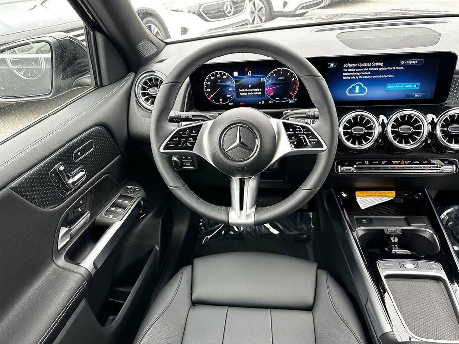 new 2024 Mercedes-Benz GLB 250 car, priced at $50,680
