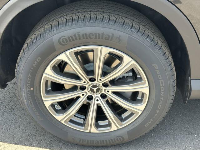 new 2025 Mercedes-Benz GLC 300 car, priced at $58,115