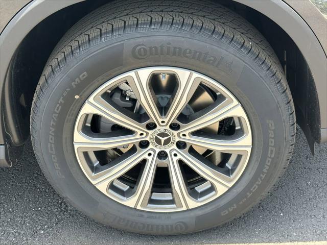 new 2025 Mercedes-Benz GLC 300 car, priced at $58,115
