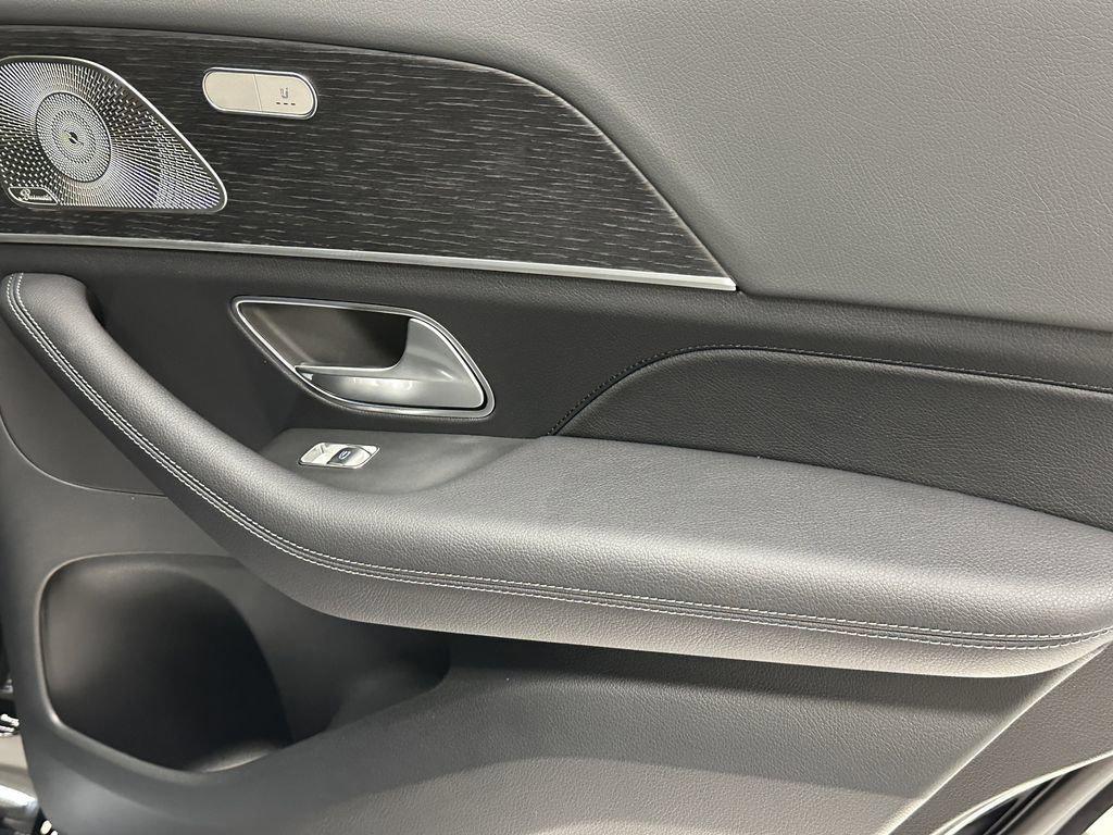 new 2026 Mercedes-Benz GLE 450 car, priced at $81,335