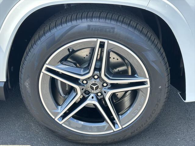 new 2025 Mercedes-Benz GLS 450 car, priced at $99,895