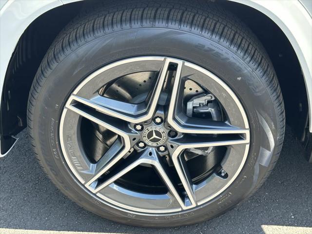 new 2025 Mercedes-Benz GLS 450 car, priced at $99,895