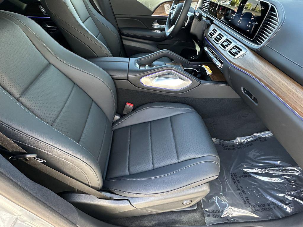 new 2025 Mercedes-Benz GLS 450 car, priced at $95,365