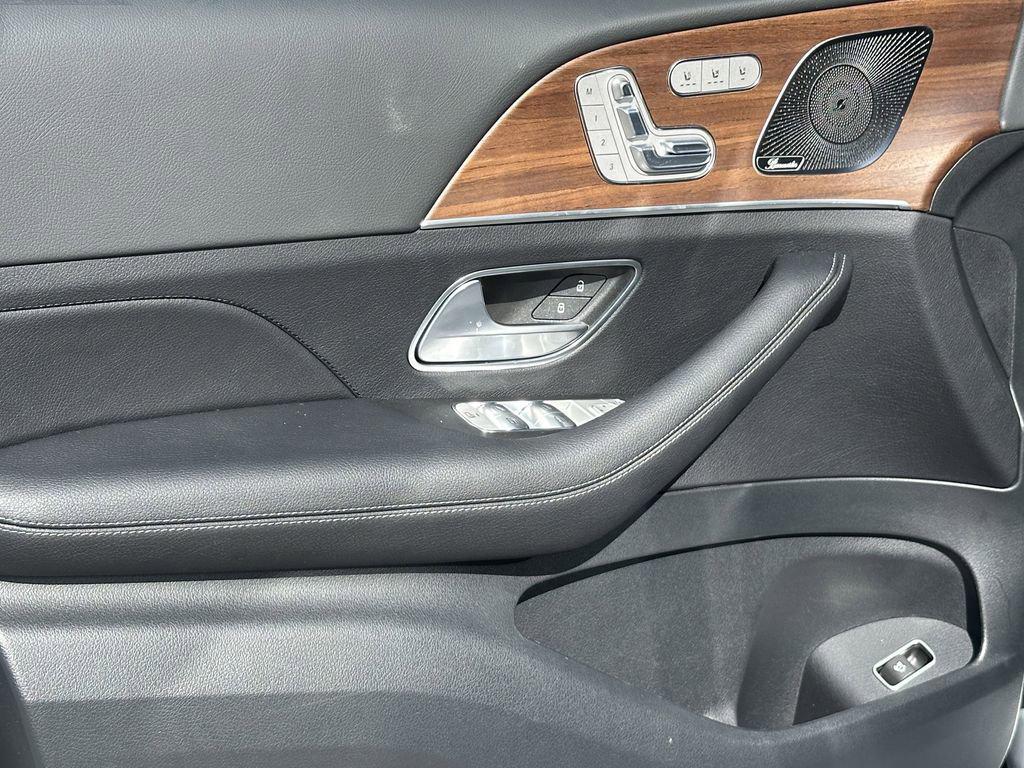 new 2025 Mercedes-Benz GLS 450 car, priced at $95,365