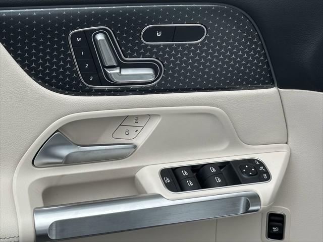 new 2025 Mercedes-Benz GLB 250 car, priced at $50,895