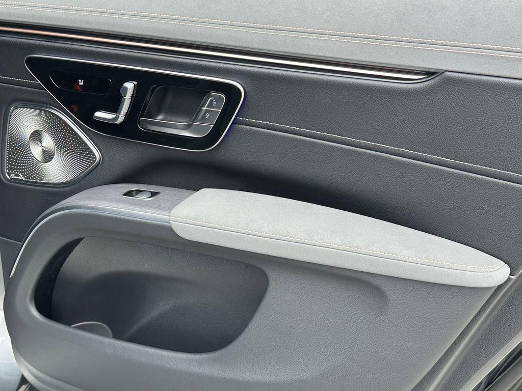 new 2026 Mercedes-Benz EQS 400 car, priced at $96,080