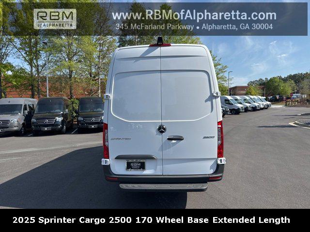 new 2025 Mercedes-Benz Sprinter 2500 car