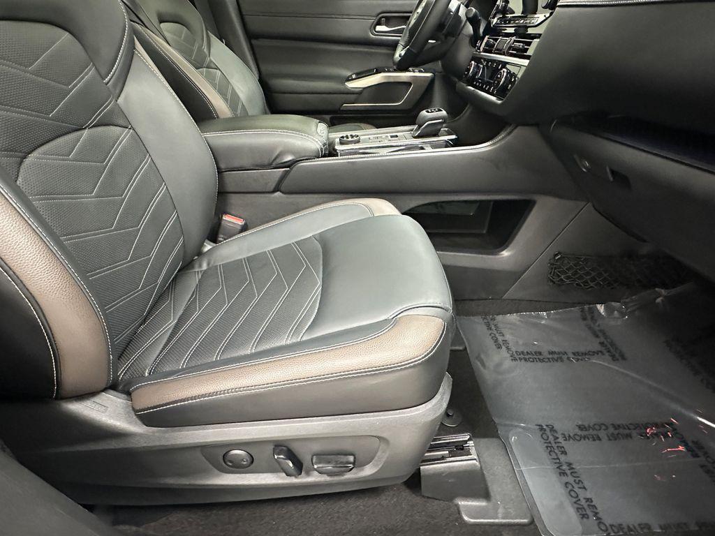 used 2023 Nissan Pathfinder car, priced at $32,999