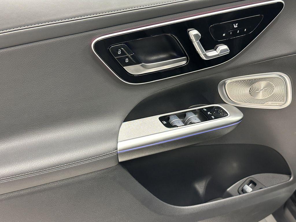 used 2025 Mercedes-Benz GLC 350e car