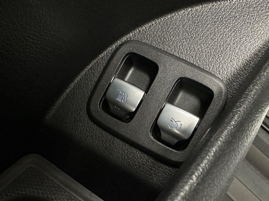 used 2025 Mercedes-Benz GLC 350e car