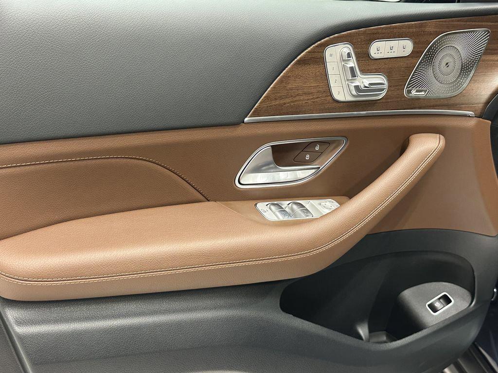 new 2026 Mercedes-Benz GLS 580 car, priced at $124,335