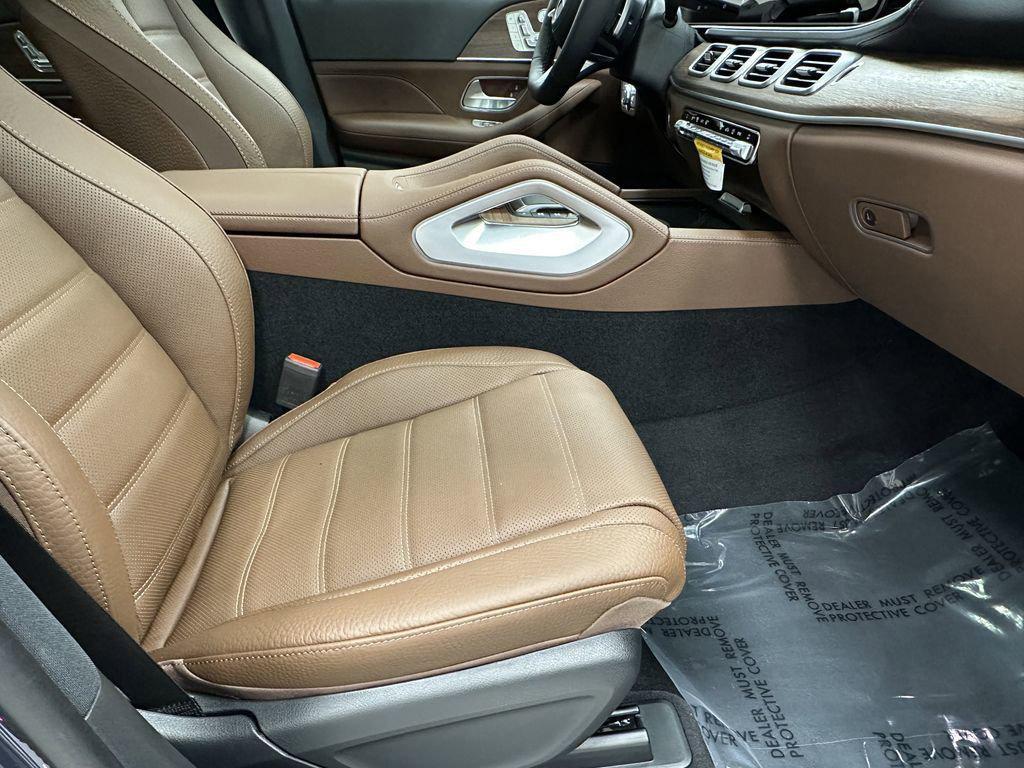 new 2026 Mercedes-Benz GLS 580 car, priced at $124,335