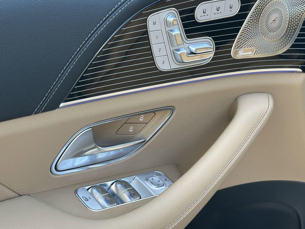 new 2025 Mercedes-Benz GLS 580 car, priced at $125,360
