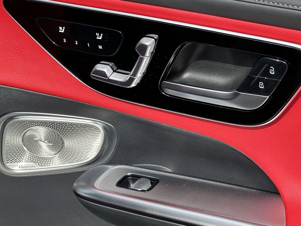 new 2025 Mercedes-Benz GLC 300 car, priced at $66,125
