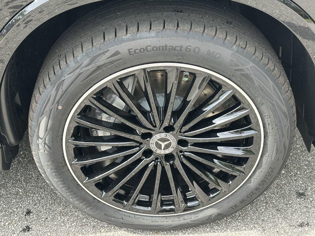 new 2025 Mercedes-Benz GLC 300 car, priced at $66,125