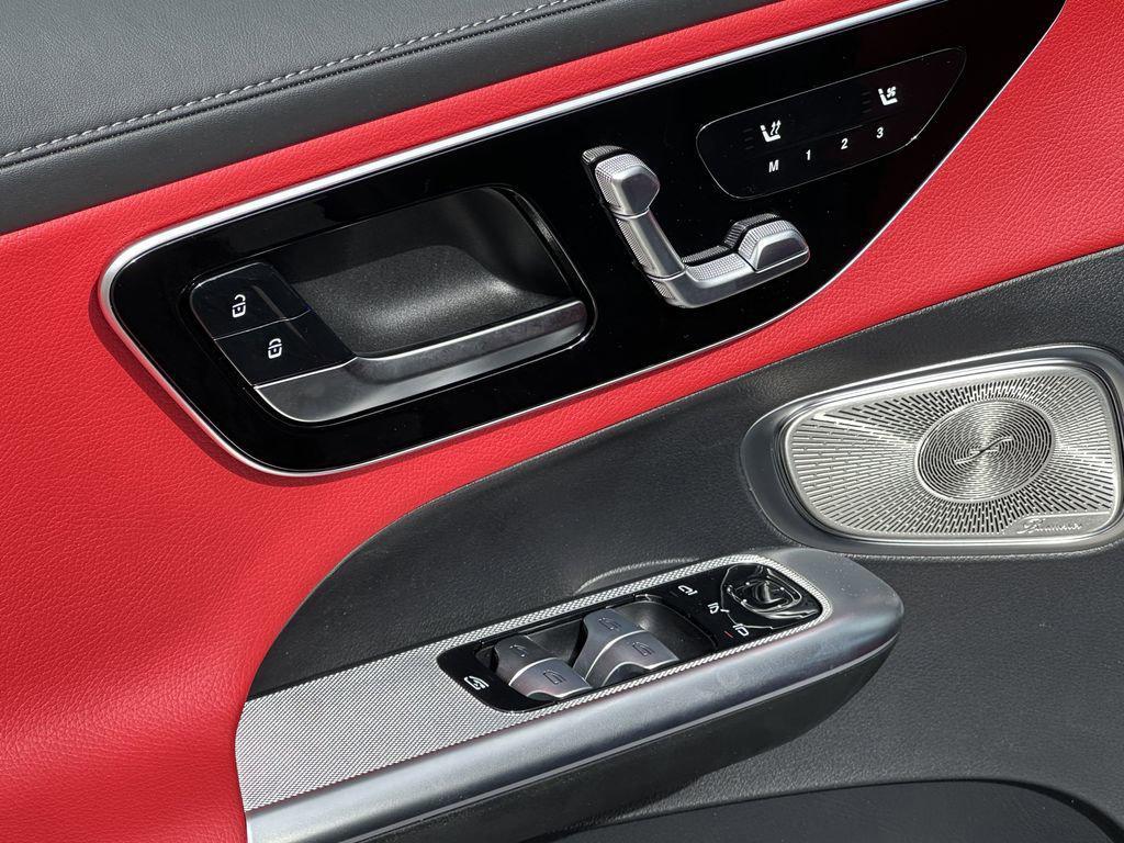 new 2025 Mercedes-Benz GLC 300 car, priced at $66,125