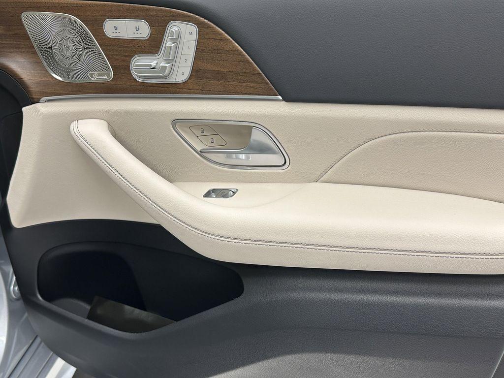 new 2025 Mercedes-Benz GLE 350 car, priced at $74,215