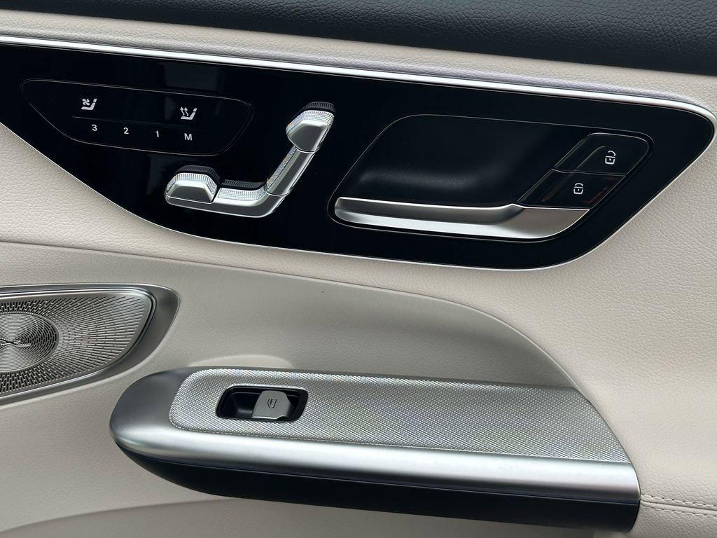 new 2025 Mercedes-Benz GLC 300 car, priced at $59,465