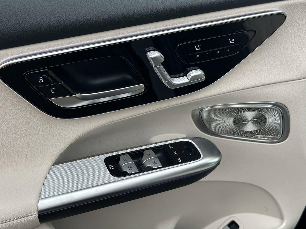 new 2025 Mercedes-Benz GLC 300 car, priced at $59,465