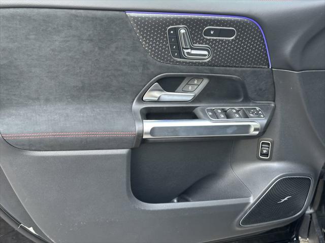 new 2025 Mercedes-Benz GLB 250 car, priced at $54,940