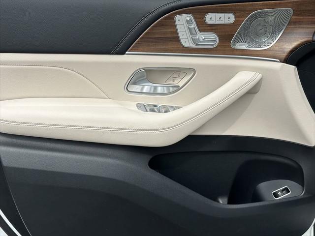 new 2025 Mercedes-Benz GLS 450 car, priced at $103,345