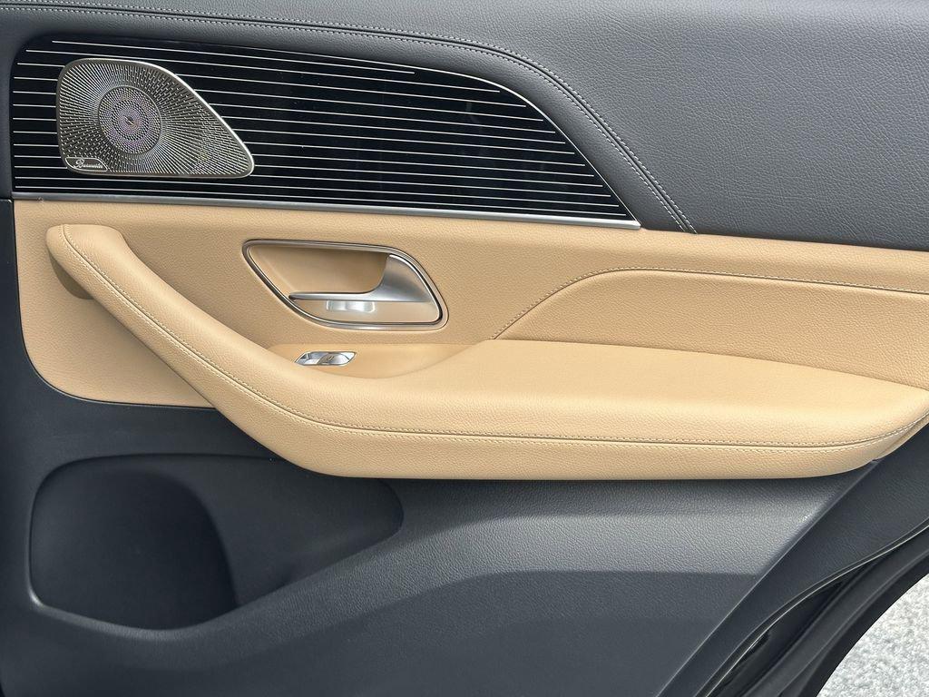 new 2025 Mercedes-Benz GLE 580 car, priced at $102,185