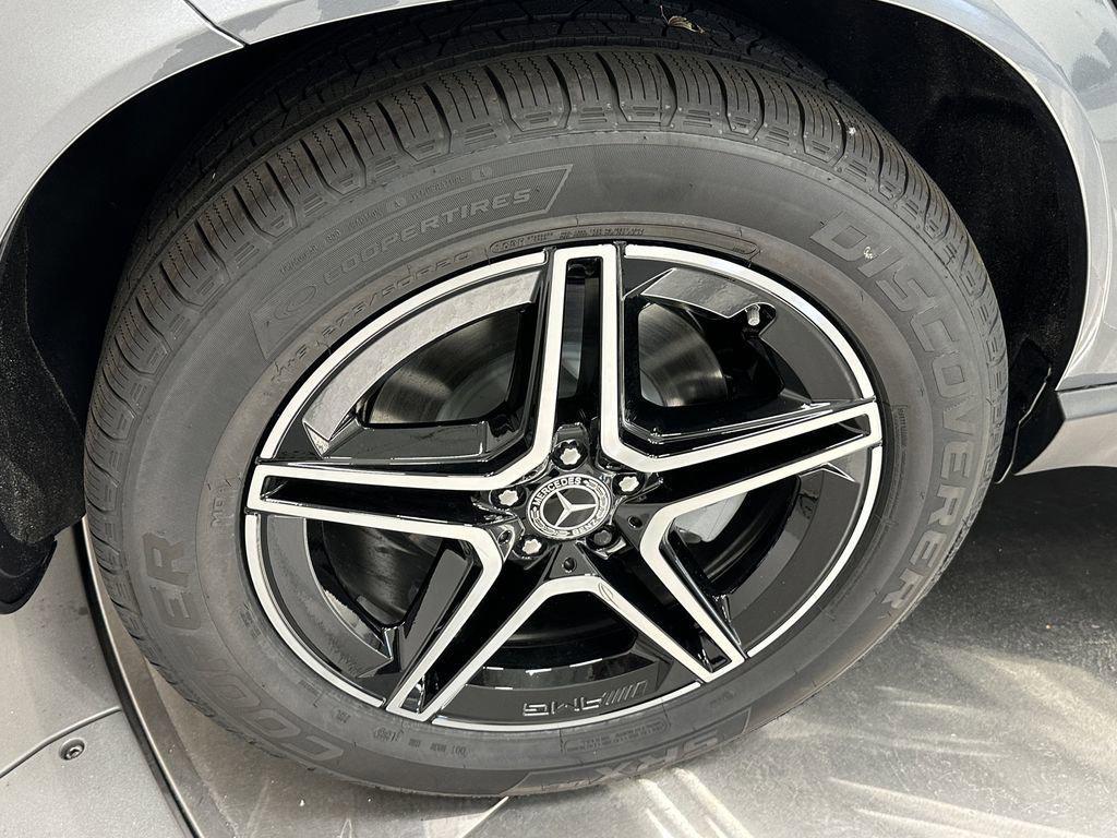 new 2026 Mercedes-Benz GLE 450 car, priced at $82,850