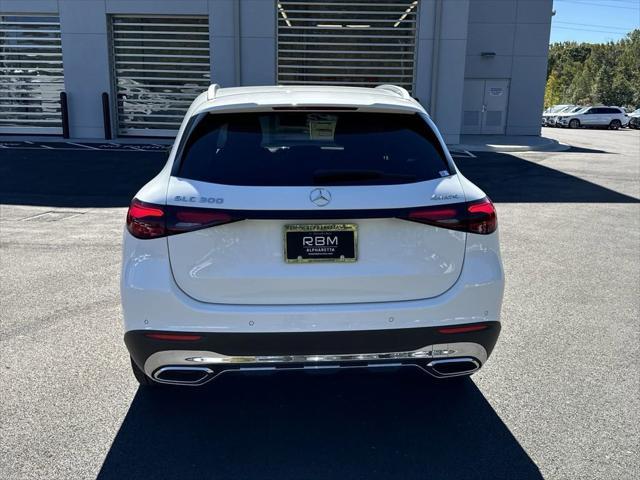 new 2025 Mercedes-Benz GLC 300 car, priced at $53,385