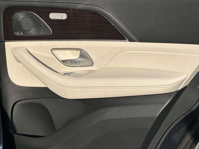 new 2025 Mercedes-Benz GLE 580 car, priced at $103,300