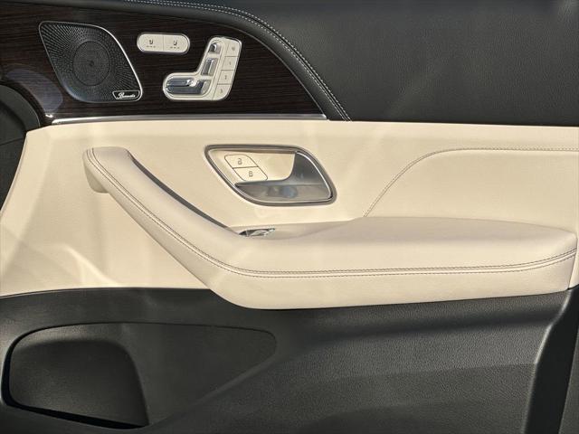 new 2025 Mercedes-Benz GLE 580 car, priced at $103,300