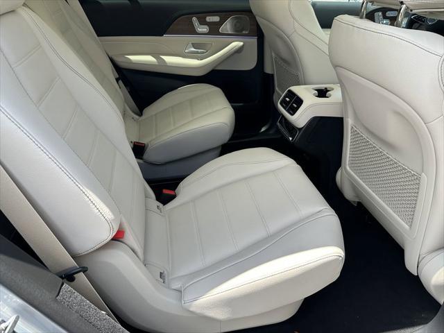 new 2025 Mercedes-Benz GLS 450 car, priced at $100,565