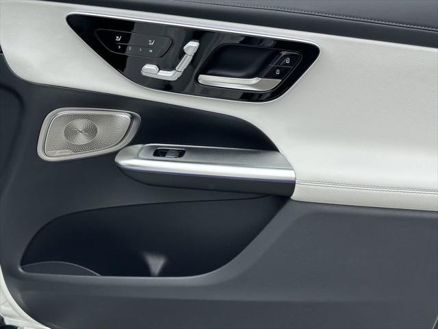 new 2025 Mercedes-Benz GLC 300 car, priced at $61,465