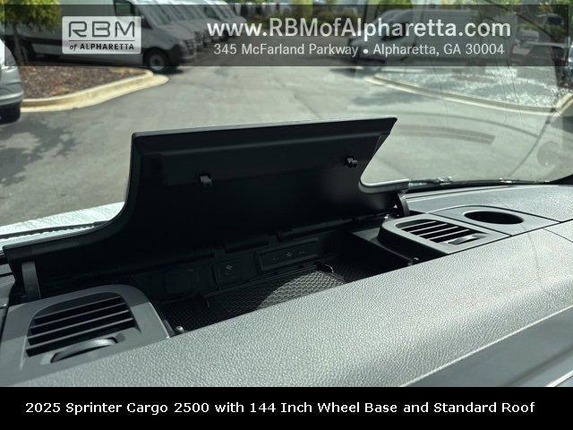 new 2025 Mercedes-Benz Sprinter 2500 car