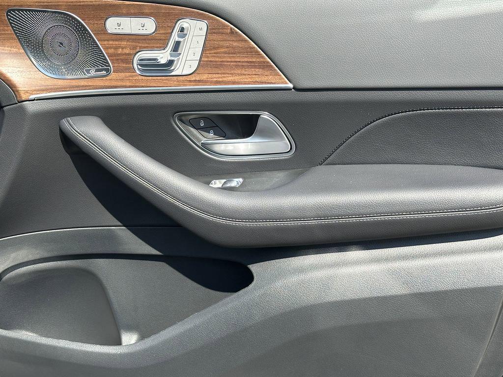 new 2025 Mercedes-Benz GLS 450 car, priced at $100,045