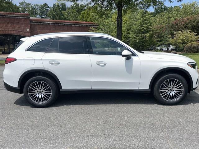 new 2024 Mercedes-Benz GLC 300 car, priced at $55,305