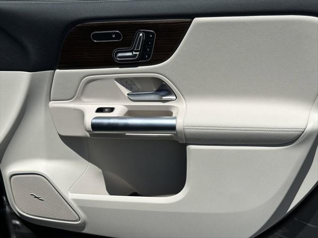 new 2025 Mercedes-Benz GLA 250 car, priced at $51,690