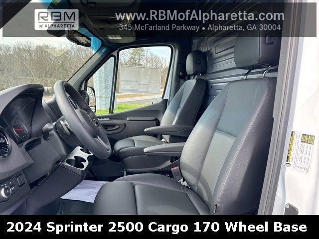 new 2024 Mercedes-Benz Sprinter 2500 car