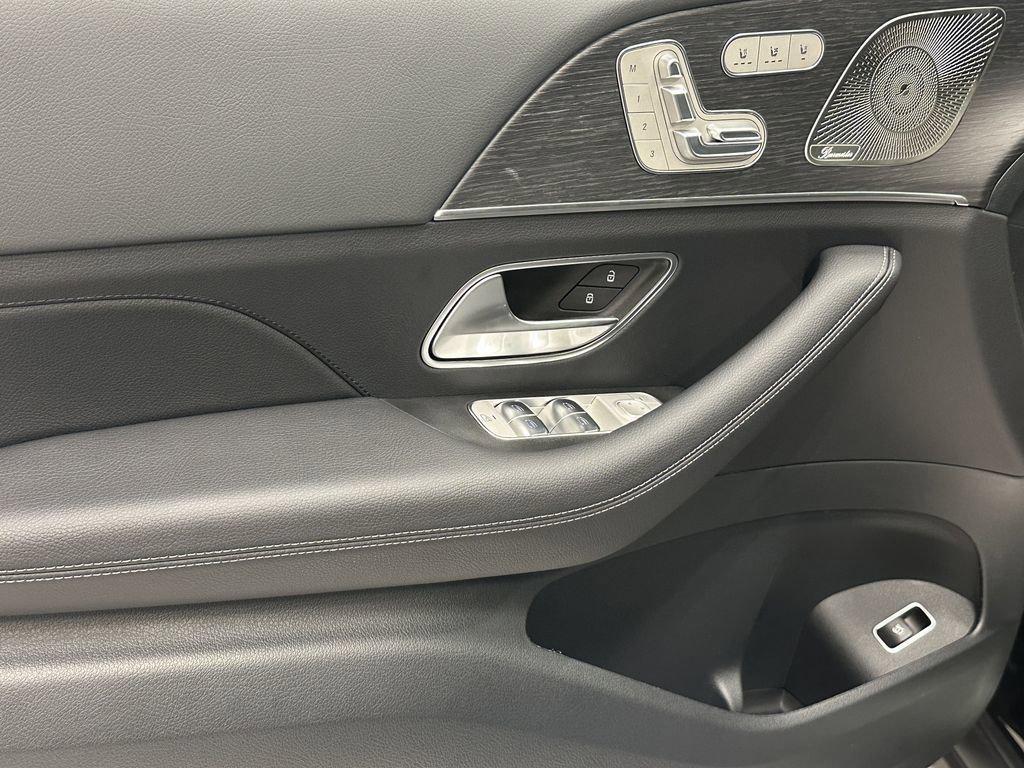 new 2026 Mercedes-Benz GLS 580 car, priced at $121,895