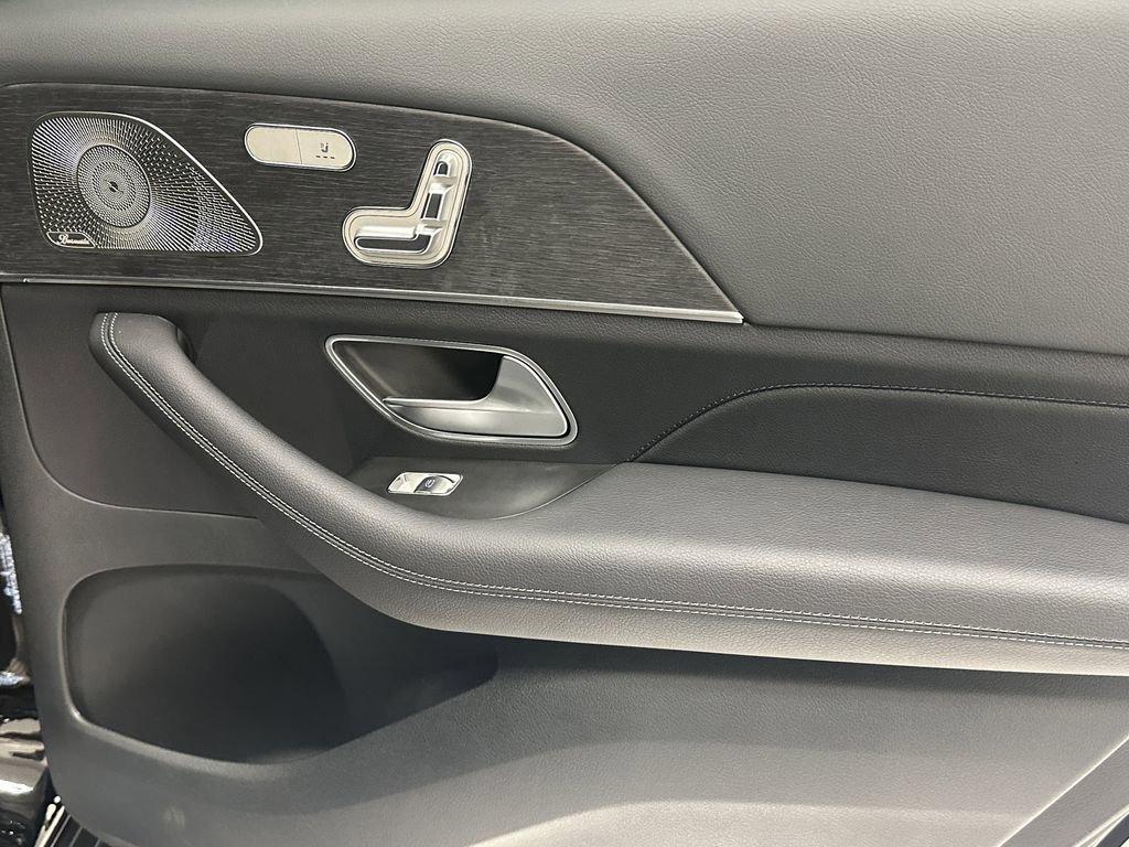 new 2026 Mercedes-Benz GLS 580 car, priced at $121,895