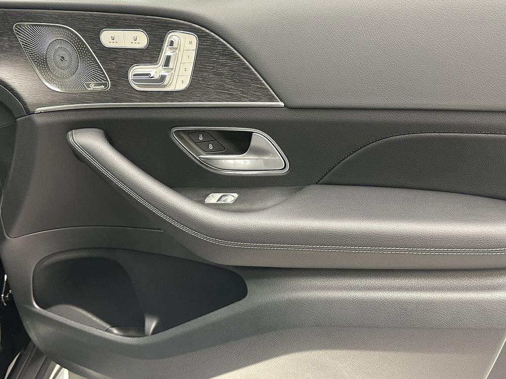 new 2026 Mercedes-Benz GLS 580 car, priced at $121,895
