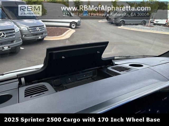 new 2025 Mercedes-Benz Sprinter 2500 car