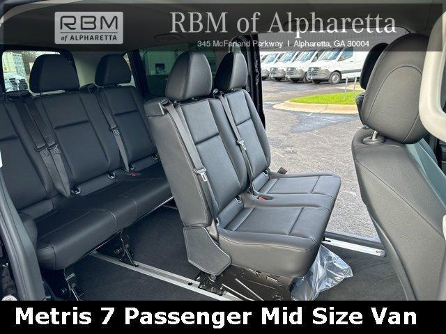 new 2023 Mercedes-Benz Metris car