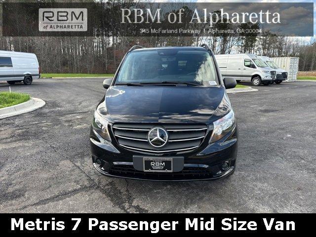 new 2023 Mercedes-Benz Metris car